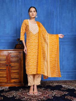 MEENA BAZAAR - Mustard Printed Thread Work Kurta with Pant and Dupatta