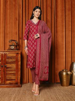MEENA BAZAAR - Wine Floral Printed Kurta with Pant and Dupatta