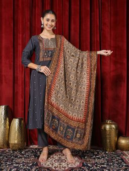 MEENA BAZAAR - Grey Floral Printed Kurta with Pant and Dupatta