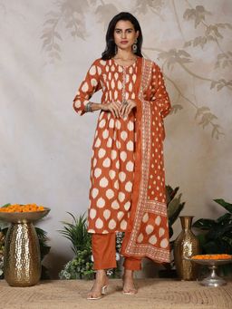 MEENA BAZAAR - Rust Printed Kurta with Pant and Dupatta