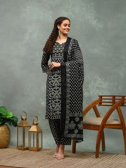 MEENA BAZAAR - Black Floral Printed Kurta with Pant and Dupatta