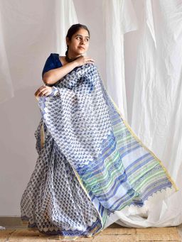 Sundarii - White Flower Knots Daub Kota Doria Saree with Unstitched Blouse