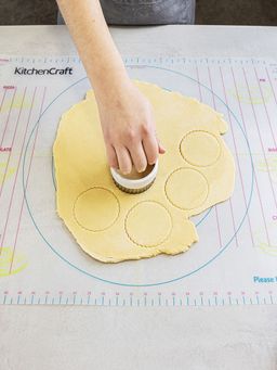 KitchenCraft - Non-Stick Pastry Mat For thinKitchen, Plastic, Extra Large