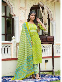 Yash Gallery - Womens Floral Printed Straight Kurta With Pant & Dupatta Green (Set of 3)