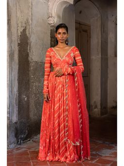 Sshilpa Samriya - A Red Side Cut Embellished Anarkali and Dupatta (Set of 2)