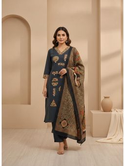 Gahan - Pure Cotton V-Neck Kurta & Pant with Dupatta