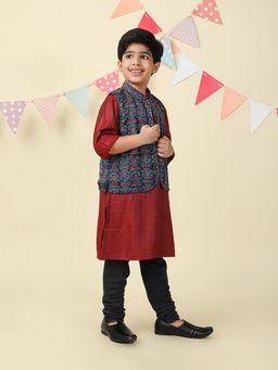 Fabindia - Maroon Viscose Blend Ajrakh Printed Kurta
