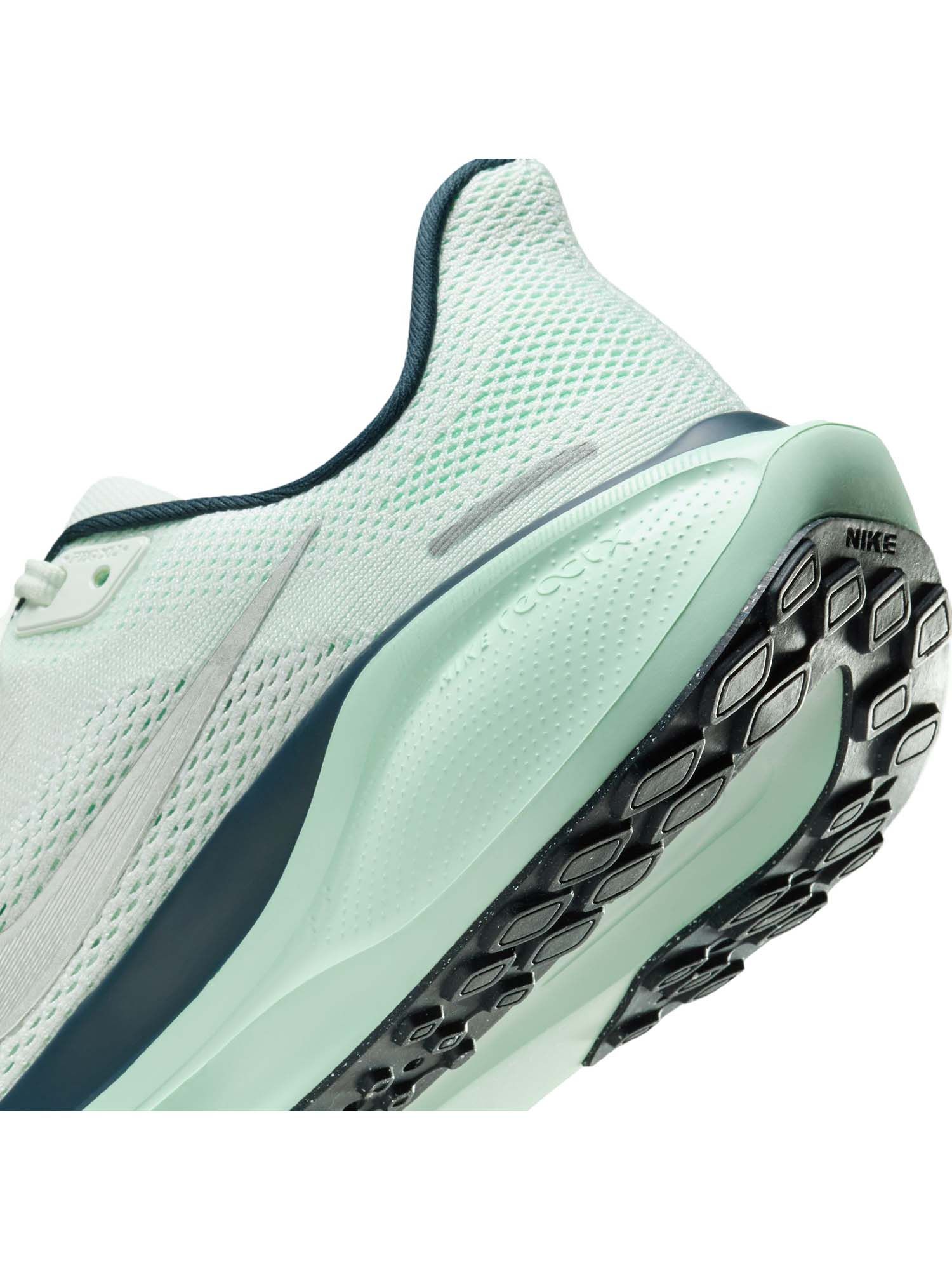 nike air zoom type footlocker