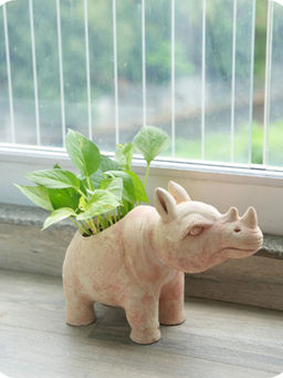 Swadeh - Earthy Rhino Planter