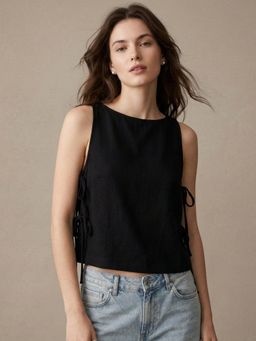 Outzidr - Black Side Tie Up Flowy Crop Top
