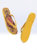 Yellow color option, Currently selected