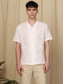 Mufti - Men Off White Embroidered Loose Fit Shirt