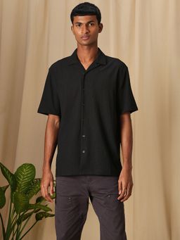 Mufti - Men Black Textured Loose Fit Shirt