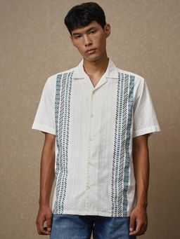 Mufti - Men Off White Geometric Loose Fit Shirt