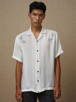 Mufti - Men White Embroidered Loose Fit Shirt