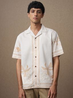 Mufti - Men Off White Floral Loose Fit Shirt