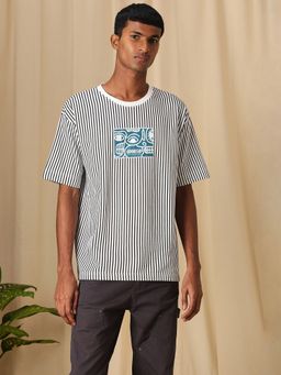 Mufti - Men White Stripes Loose Fit T-Shirt
