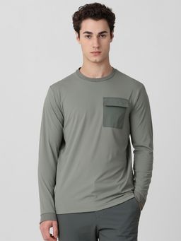 Mufti - Men Green Solid Slim Fit T-Shirt