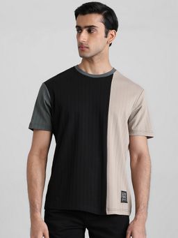 Mufti - Men Black Colorblock Regular Fit T-Shirt