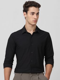 Mufti - Men Black Solid Slim Fit Shirt