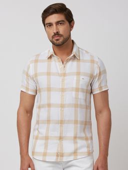 Mufti - Men Beige Checks Slim Fit Shirt
