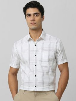 Mufti - Men White Checks Slim Fit Shirt