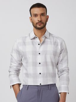 Mufti - Men White Checks Slim Fit Shirt