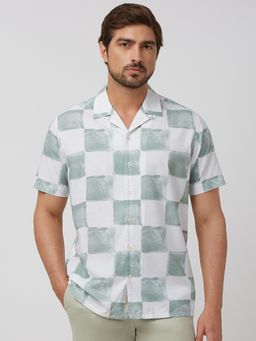 Mufti - Men White Checks Relaxed Fit Shirt