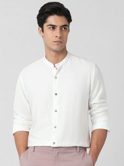 Mufti - Men White Solid Slim Fit Shirt