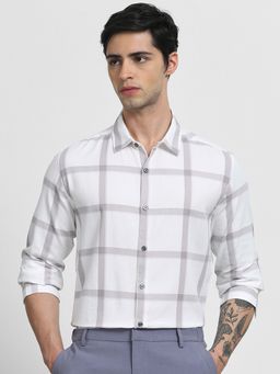 Mufti - Men White Checks Slim Fit Shirt