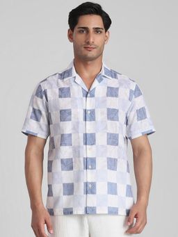 Mufti - Men White Checks Relaxed Fit Shirt