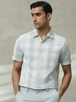 Mufti - Men Grey Checks Slim Fit Shirt