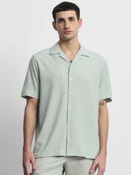 Mufti - Men Green Textured Relaxed Fit Shirt