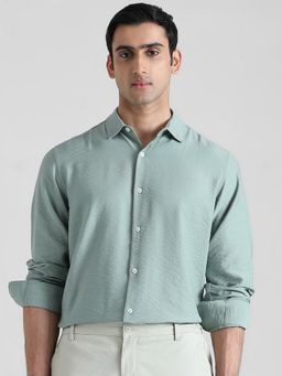 Mufti - Men Green Solid Slim Fit Shirt