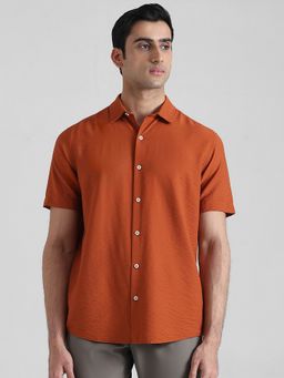 Mufti - Men Rust Solid Slim Fit Shirt