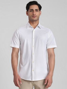 Mufti - Men White Solid Slim Fit Shirt