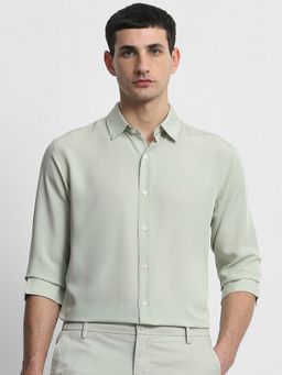 Mufti - Men Green Solid Slim Fit Shirt
