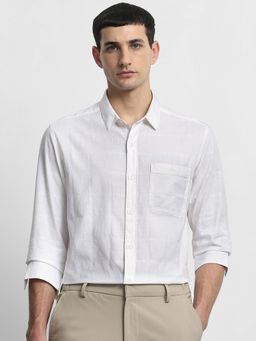 Mufti - Men White Checks Slim Fit Shirt