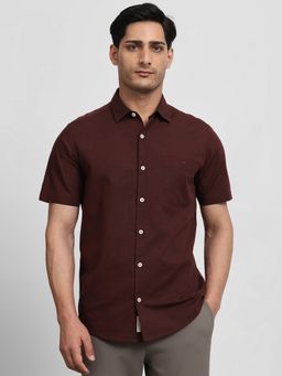 Mufti - Men Maroon Solid Slim Fit Shirt
