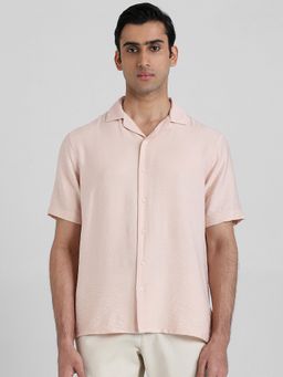 Mufti - Men Peach Solid Slim Fit Shirt