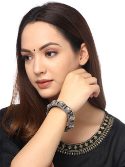 Yellow Chimes - Silver Oxidised Dome Designed Bangle