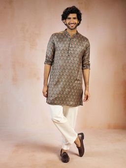 Vastramay - Men Green Silk Blend Straight Kurta and Pant