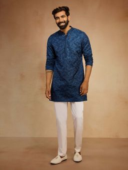 Vastramay - Men Navy Blue Embroidered Kurta and Pant