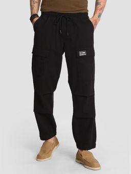 Bene Kleed - Men Mid-Rise Black Elasticated 7 Cargo Pocket Relaxed Fit Casual Pant