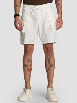 Bene Kleed - Men Solid White Mid-Rise Elasticated Regular Fit Cargo Shorts