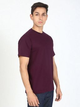 Bene Kleed - Men Burgundy Crew Neck Half Sleeves T-Shirt