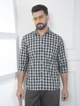 CRIMSOUNE CLUB - Men Olive Cotton Checks Shirt