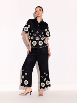 BOHO-CHIC By Sukriti Jain - Monochrome Honeycomb Flowers Embroidered Co-Ord (Set of 2)