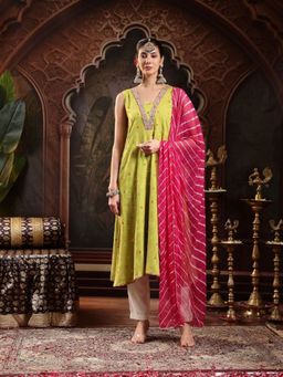 Stylum - Women Green Bandhej Printed Rayon A-Line Kurta with Dupatta