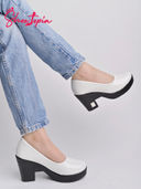White color option, Sold out, Currently selected